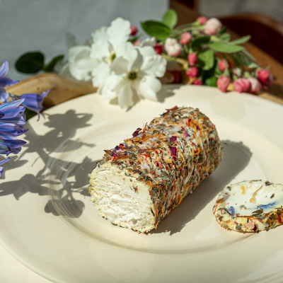 chevre frais au chèvre et pétales de fleurs